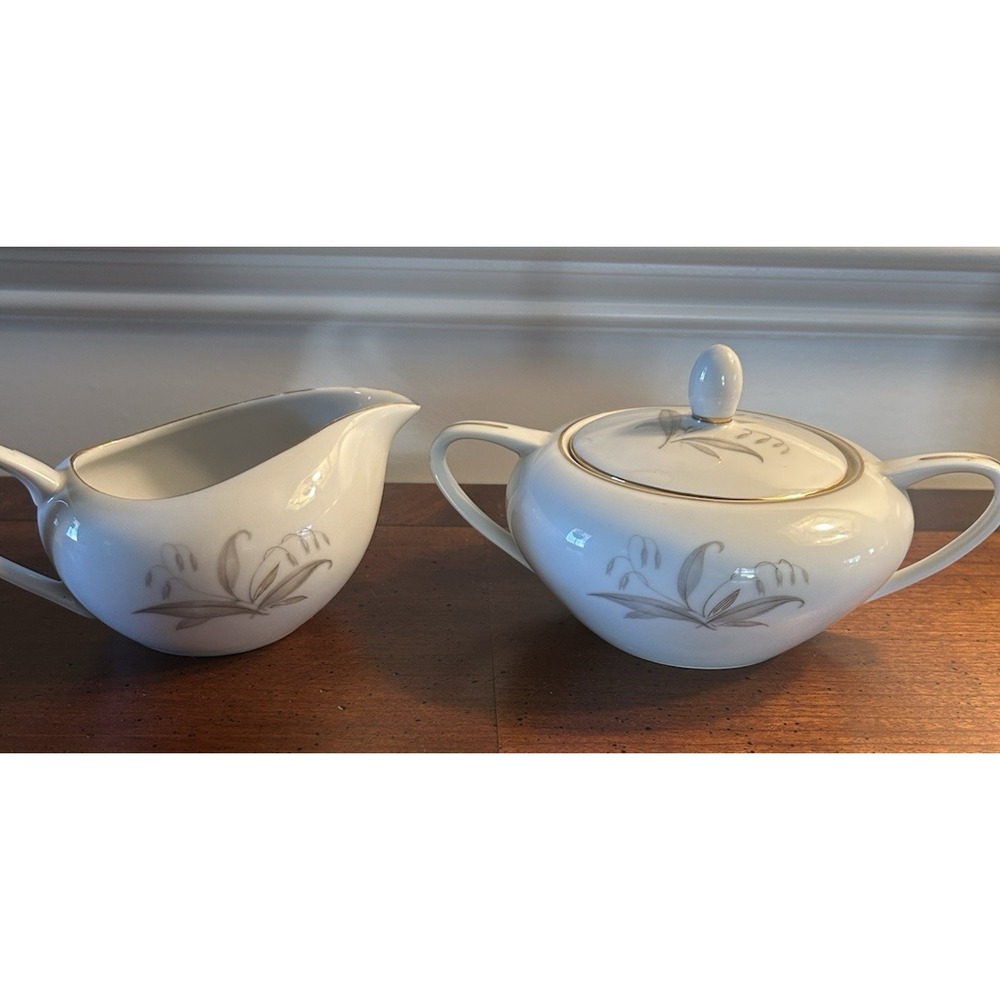 Kaysons Fine China Japan Golden Rhapsody 1961 Cream and Lidded Sugar Bowl Coffee